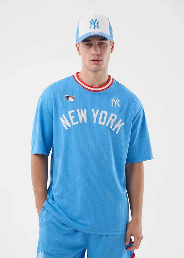 Arch OS Tee Yankees - Blauw-T-shirts-New Era-Butler Loftet