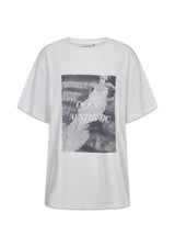 CMMUSE-TEE - Helderwit-T-shirts-Copenhagen Muse-Butler Loftet
