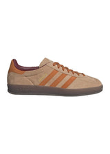 GAZELLE INDOOR - Warm Zandsteen / Ambachtelijk Oker / Schaduwrood-Schoenen-Adidas Originals-Butler Loftet