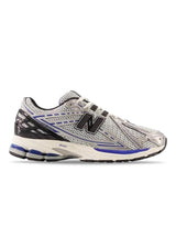 New Balances M1906RCD - Silver Metallic -Sneakers. Køb sneakers her.