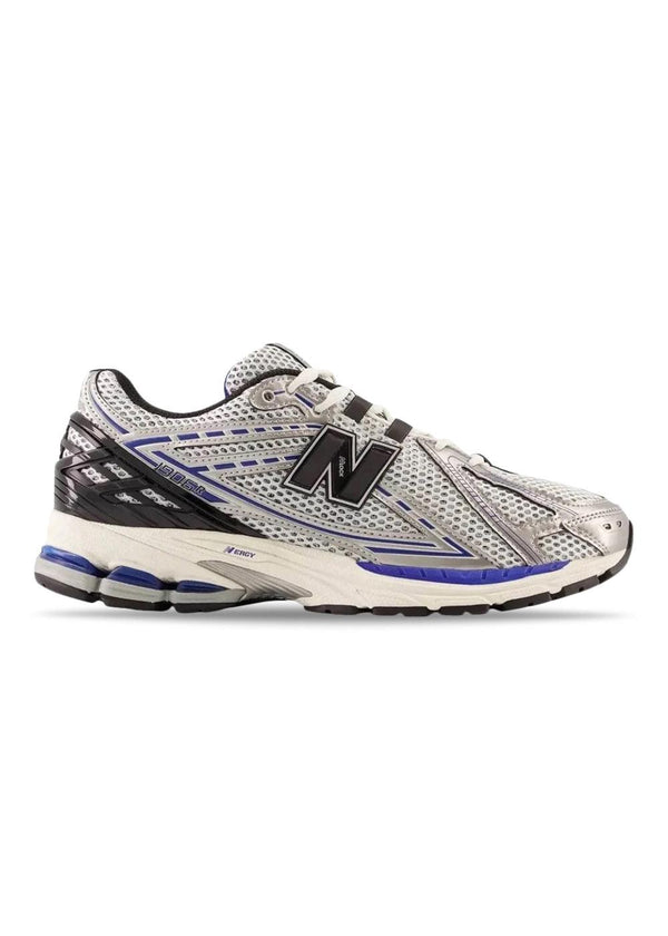New Balances M1906RCD - Silver Metallic -Sneakers. Køb sneakers her.
