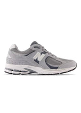 New Balance M2002RST - Staal. Sneakers heren kopen.
