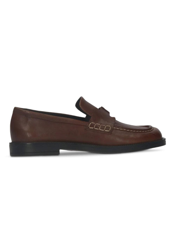 PALilja - Brown-Shoes-Pavement-Butler Loftet