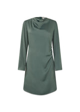 Tailormd LS korte jurk - Balsam Green-Dress-Modström-Butler Loftet