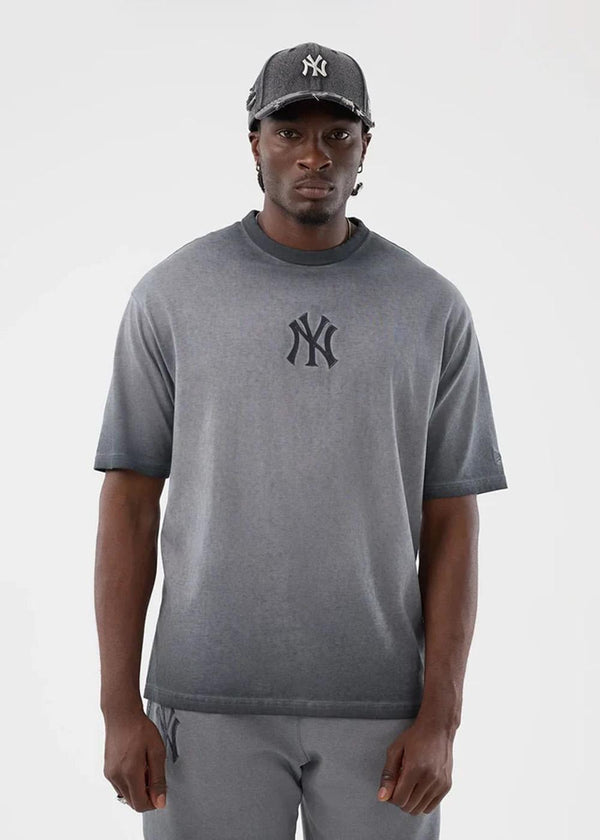 Yankees Washed Logo T-shirt - Washed Black-T-shirts-New Era-Butler Loftet