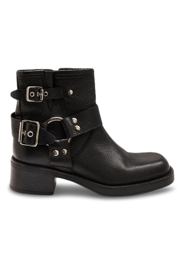 Zevil Structure - Black-Boots-Pavement-Butler Loftet