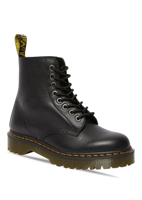 Dr. Martens' 1460 Pascal Bex Black Pisa - Black. Køb støvler her.