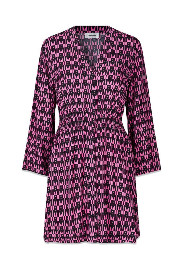 Modströms BorysMD print dress - Graphic Heart Cosmos Pink. Køb kjoler her.
