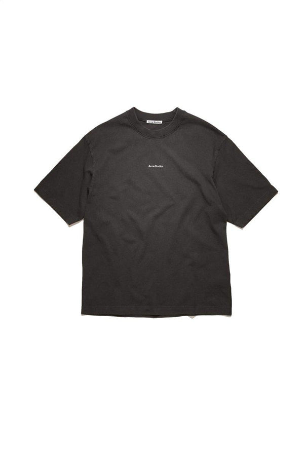 Acne Studios' Extorr Stamp - Black. Køb t-shirts her.