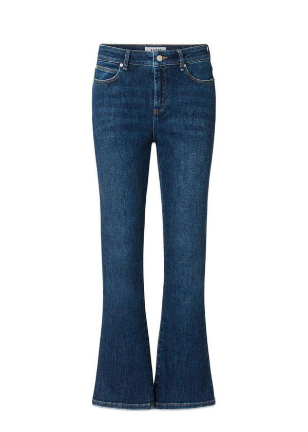 Ivy Copenhagens Johanna EARTHxSWAN Kick Flare Wash Rover Power Blue - Denim Blue. Køb jeans her.