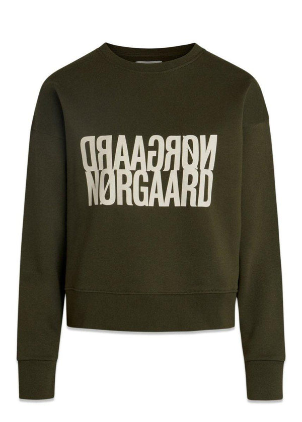Mads Nørgaards Organic Sweat Tilvina Sweat - Forest Night. Køb sweatshirts her.