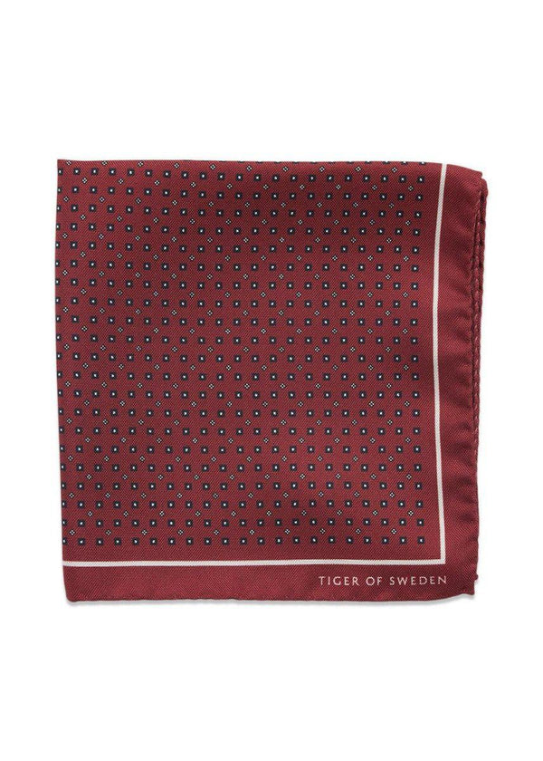 Tiger of Swedens PRURANT - Burgundy Red. Køb scarf her.