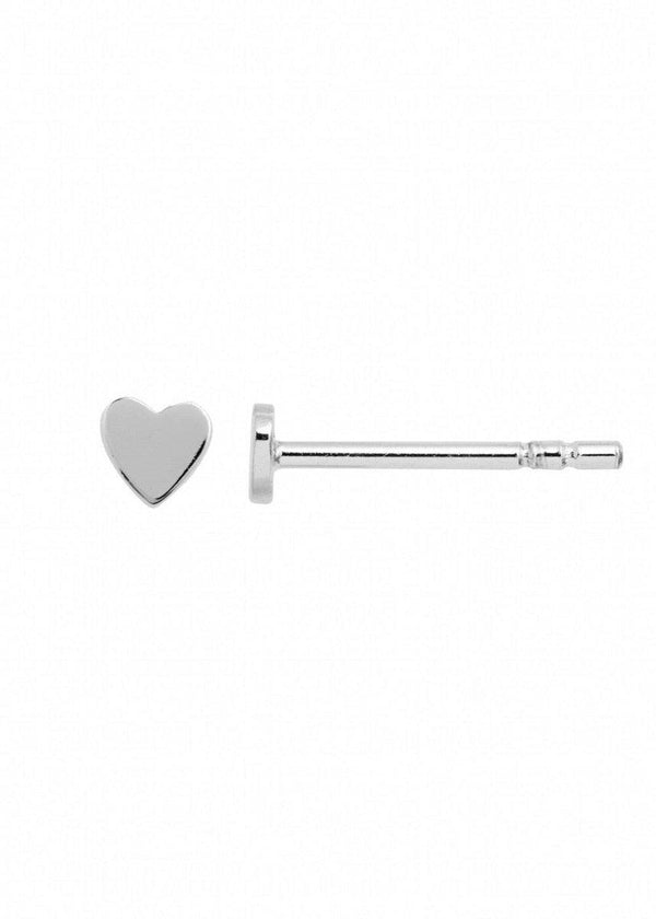 Stine A's Petit Love heart earr - Silver. Køb øreringe her.