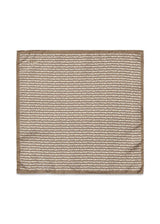 Etons Pocket Square - Gold. Køb scarf her.