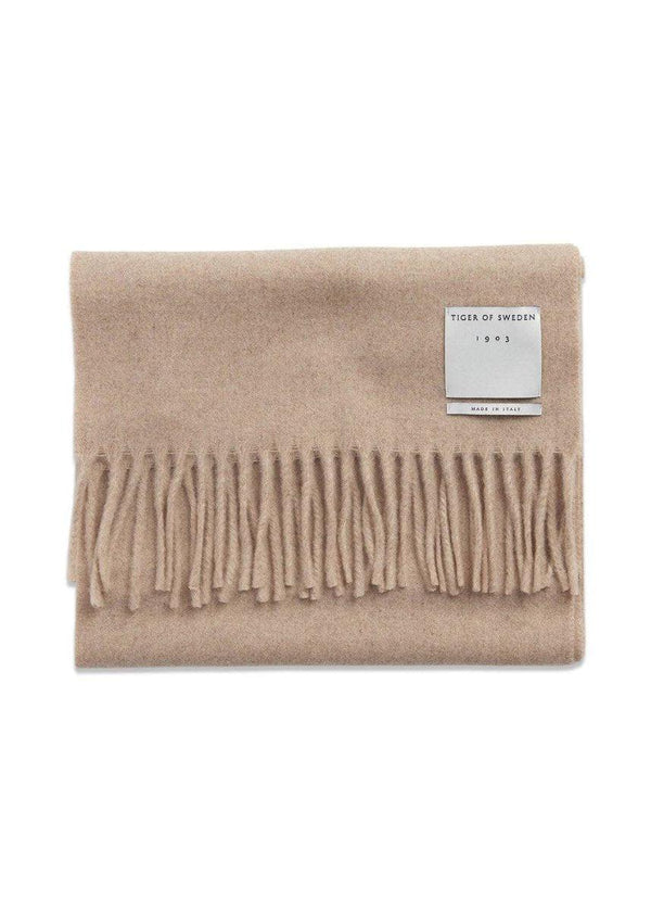Tiger of Swedens SYLAN RWS - Light Camel. Køb scarf her.