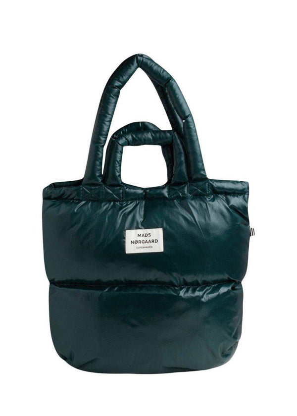 Mads Nørgaards Shiny Poly Pillow - Scarab. Køb accessories her.