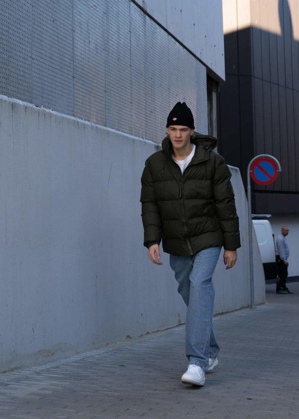 Rains' puffer jacket - Green. Køb dunjakker||regnjakker||vinterjakker her.